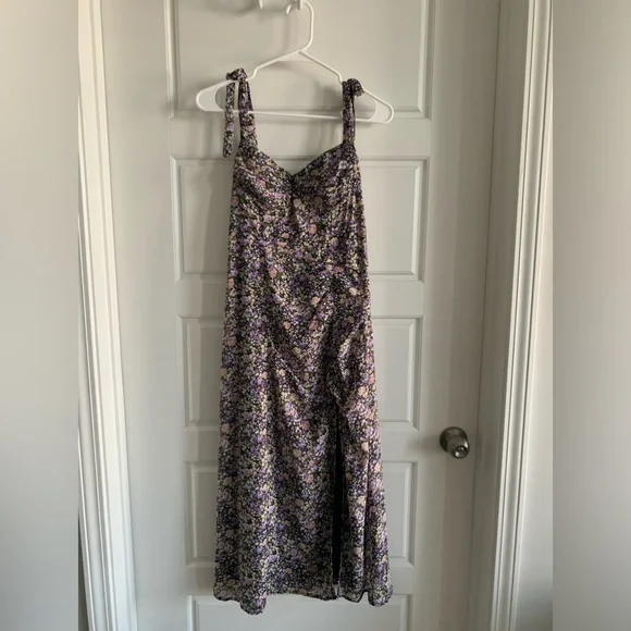 ASTR The Label MILKMAID TIE STRAP FLORAL MIDI DRESS Small - Picture 4 of 9
